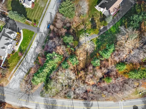 $325,000 | 129 Bartlett Street, Marlborough, MA 01752