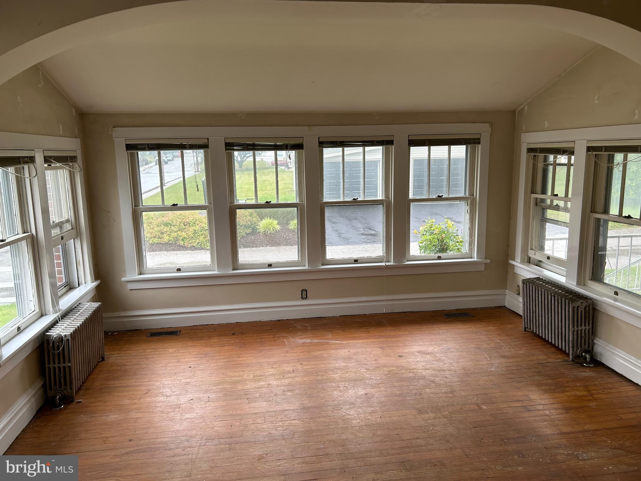 412 Pleasant Street Hanover, PA 17331 - Photo 2 of 3