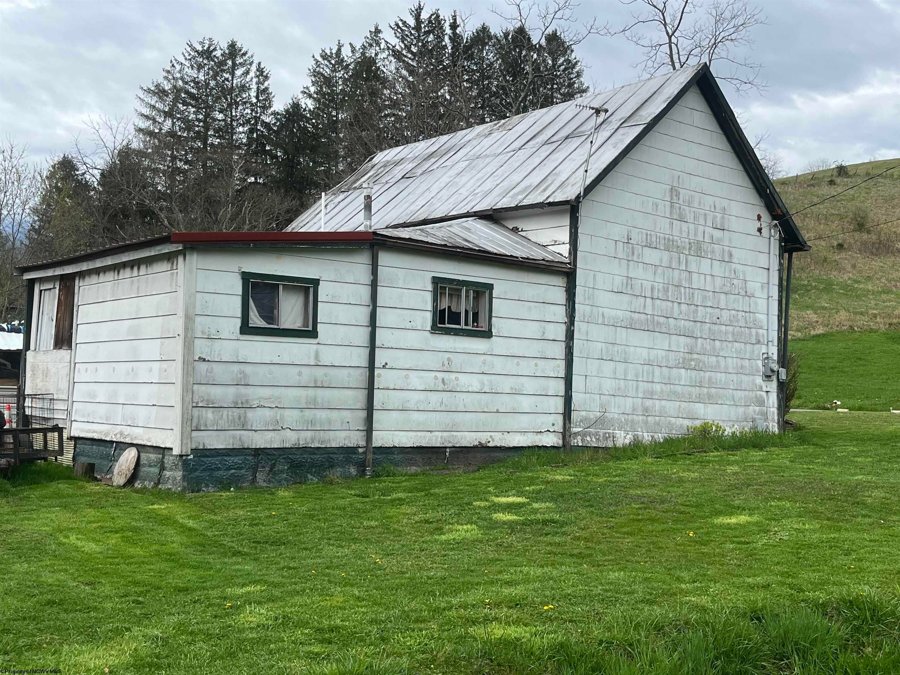 1096 Smith Run Road Weston, WV 26452 - Photo 18 of 25 Gallery Image 18