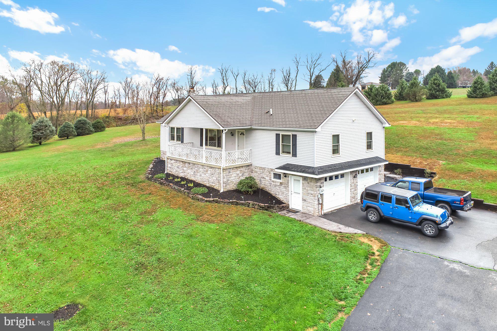 1951 Manor Road York, PA 17406 - Photo 3 of 50 Gallery Image 3