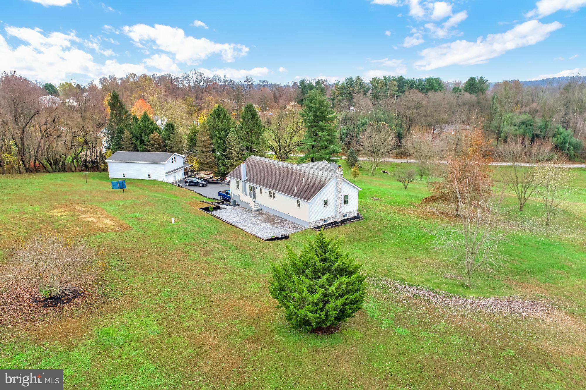 1951 Manor Road York, PA 17406 - Photo 4 of 50 Gallery Image 4