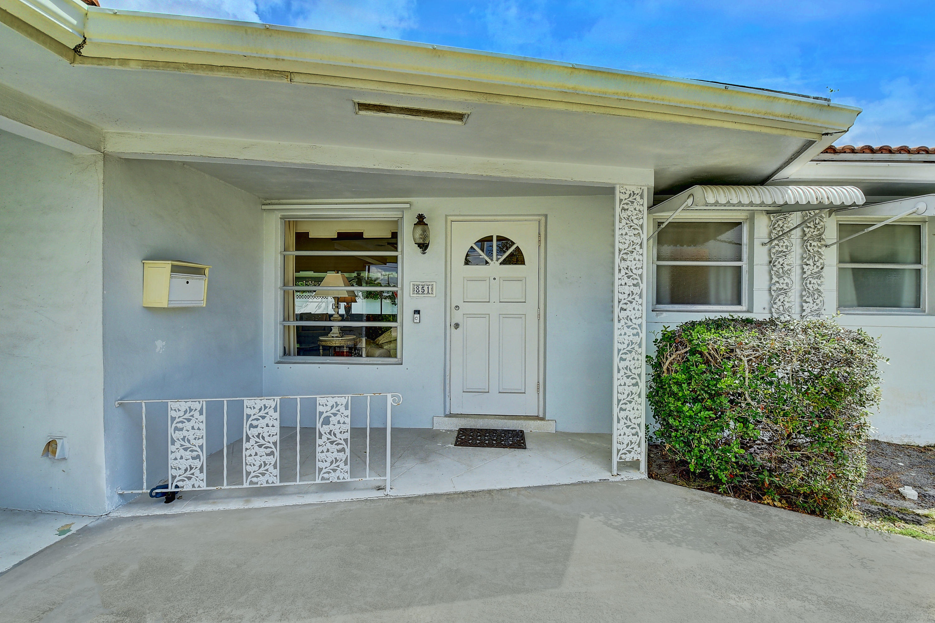 851 West Royal Palm Road Boca Raton, FL 33486 - Photo 3 of 37 Front porch