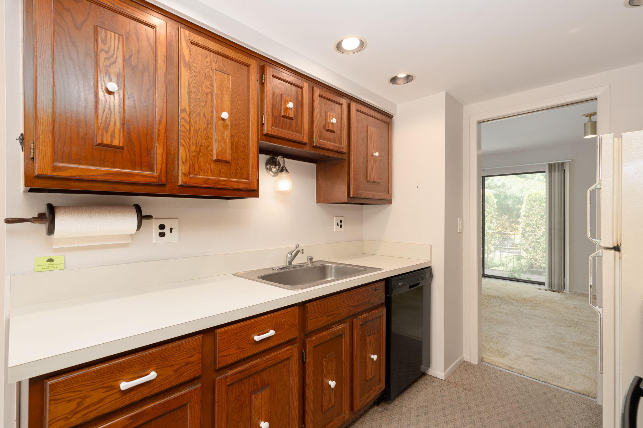 669 Oakbrook West Rochester Hills, MI 48307 - Photo 6 of 26 18-web-or-mls-interiors-11