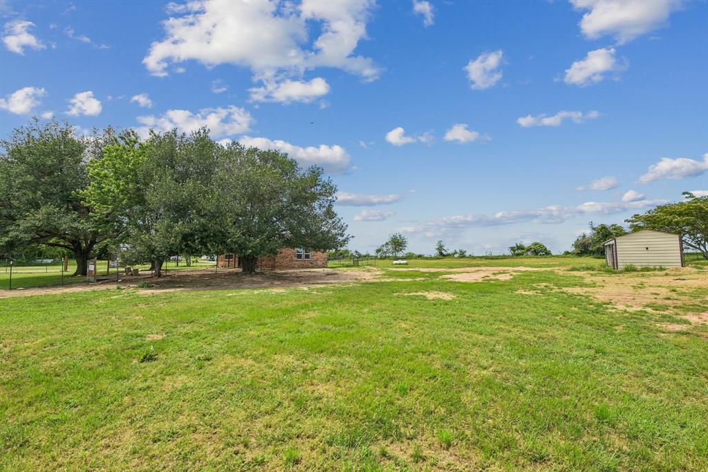 2762 West Highway 199 Springtown, TX 76082 - Photo 28 of 33 Home on 1-Acre