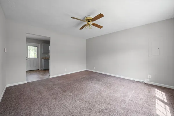 $1,250 | 9193 Pembroke Oak Grove Road, Oak Grove, KY 42262