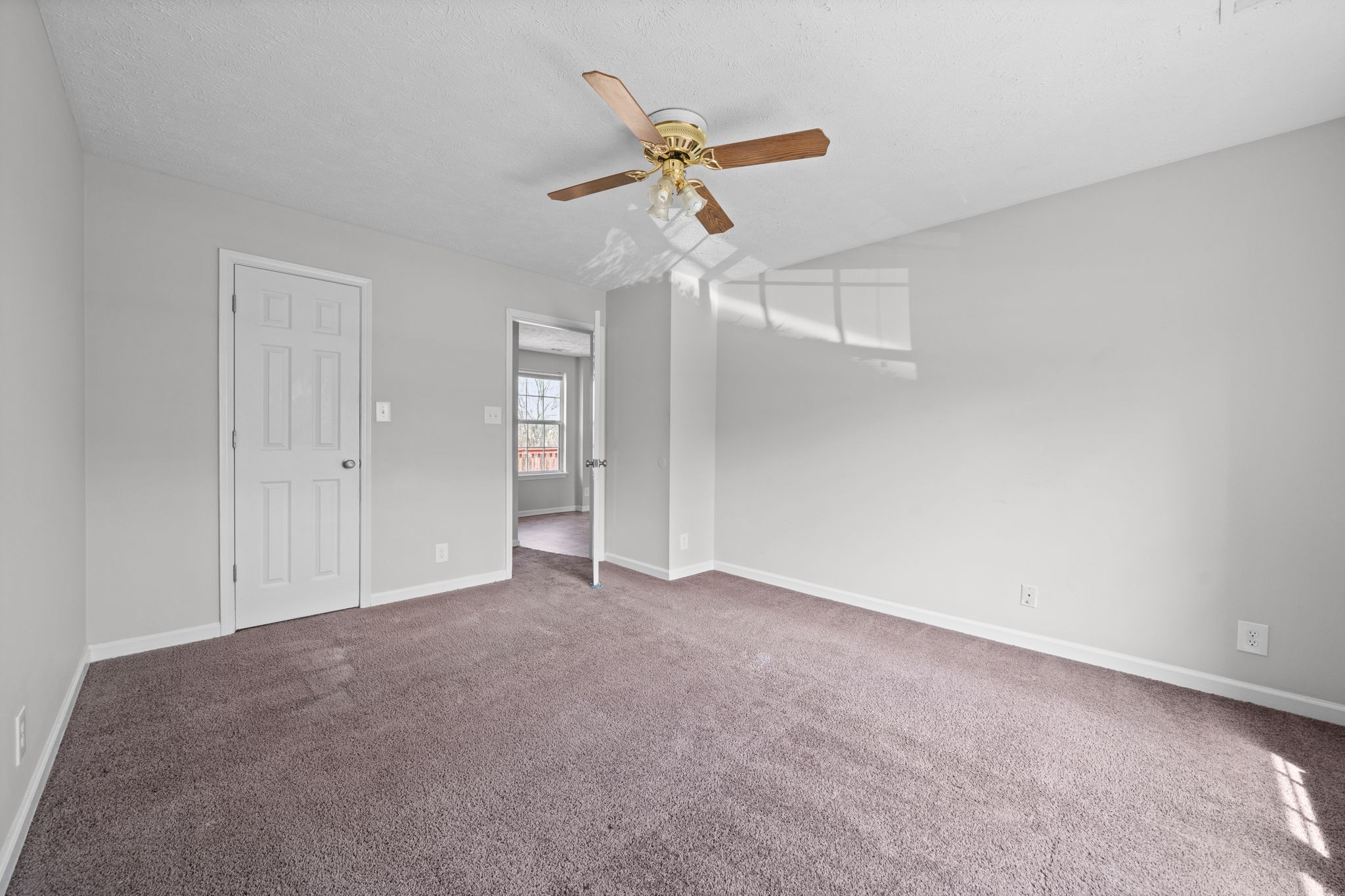 9193 Pembroke Oak Grove Road Oak Grove, KY 42262 - Photo 10 of 18 a view of an empty room