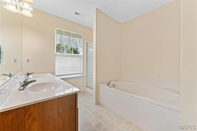 $365,000 | 2301 Preswyck Court, Maryville, IL 62062