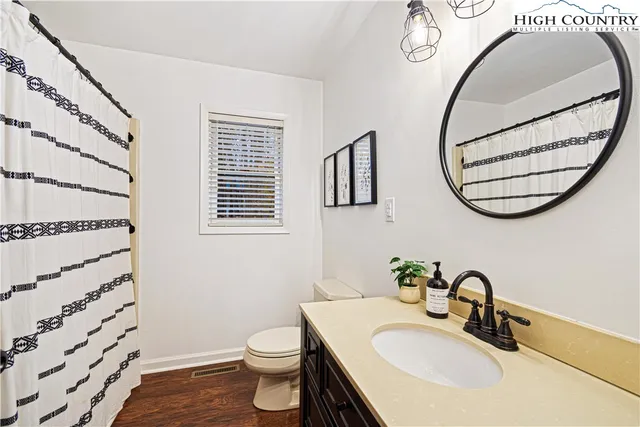 $575,000 | 151 Pond Creek Road, Beech Mountain, NC 28604