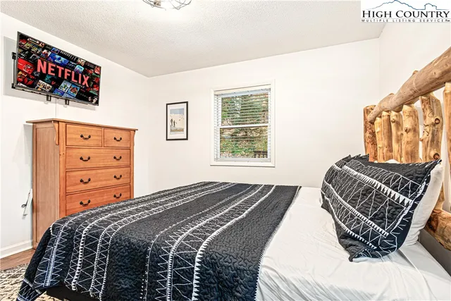 $575,000 | 151 Pond Creek Road, Beech Mountain, NC 28604