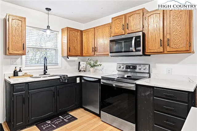 $575,000 | 151 Pond Creek Road, Beech Mountain, NC 28604