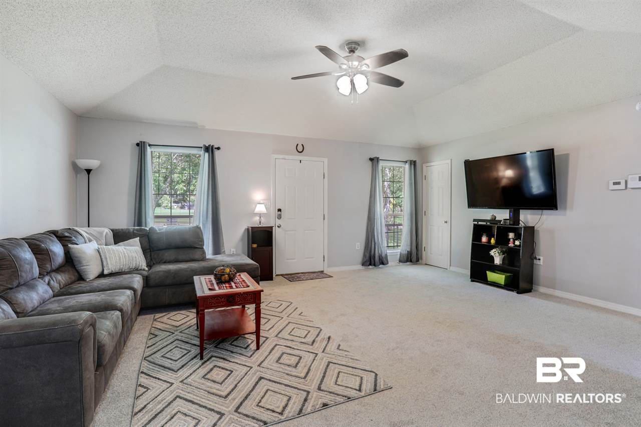 201 Myrtle Court Foley, AL 36535 - Photo 3 of 13