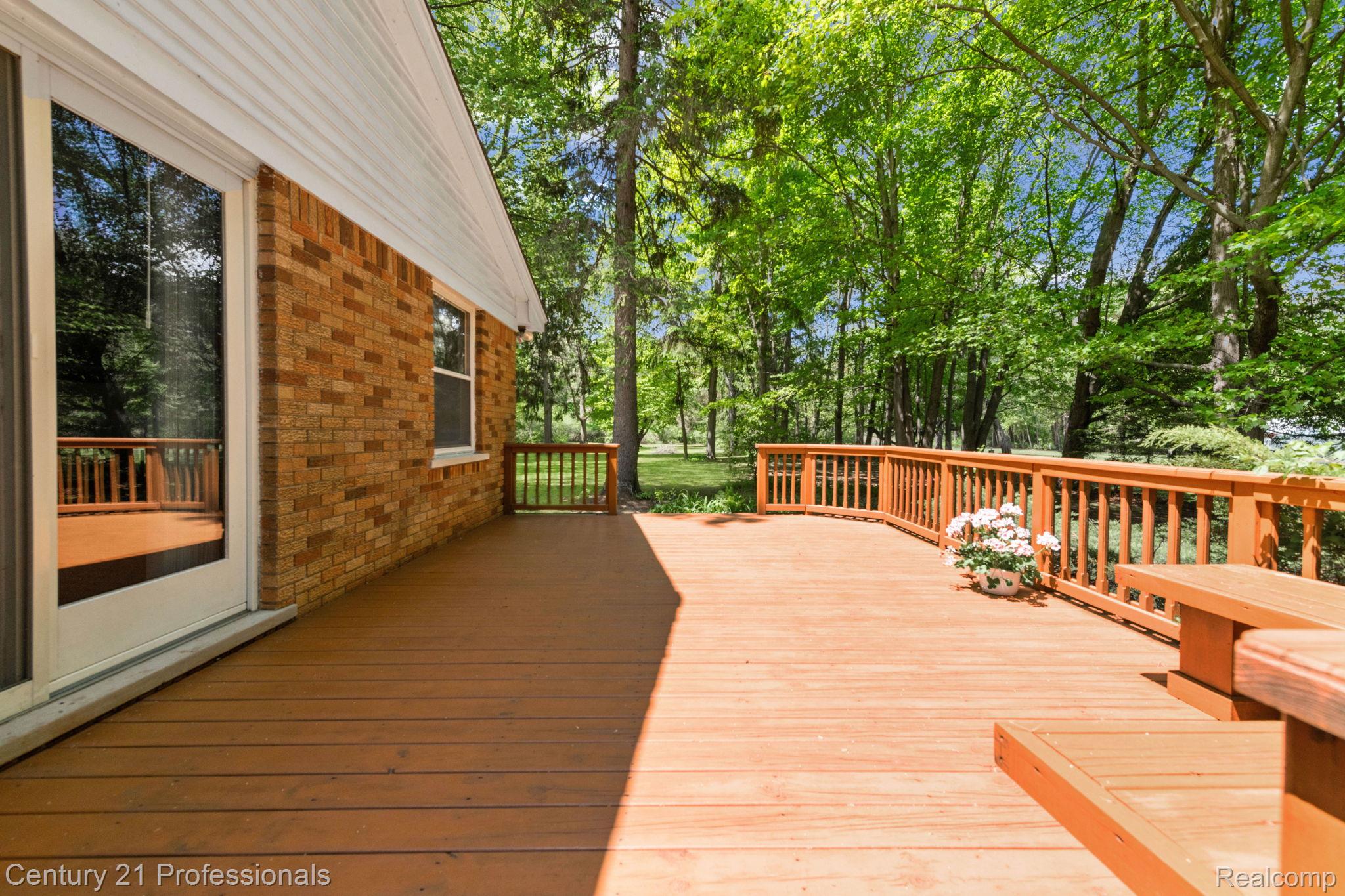 8638 Stone Road Algonac, MI 48001 - Photo 48 of 70 View of deck