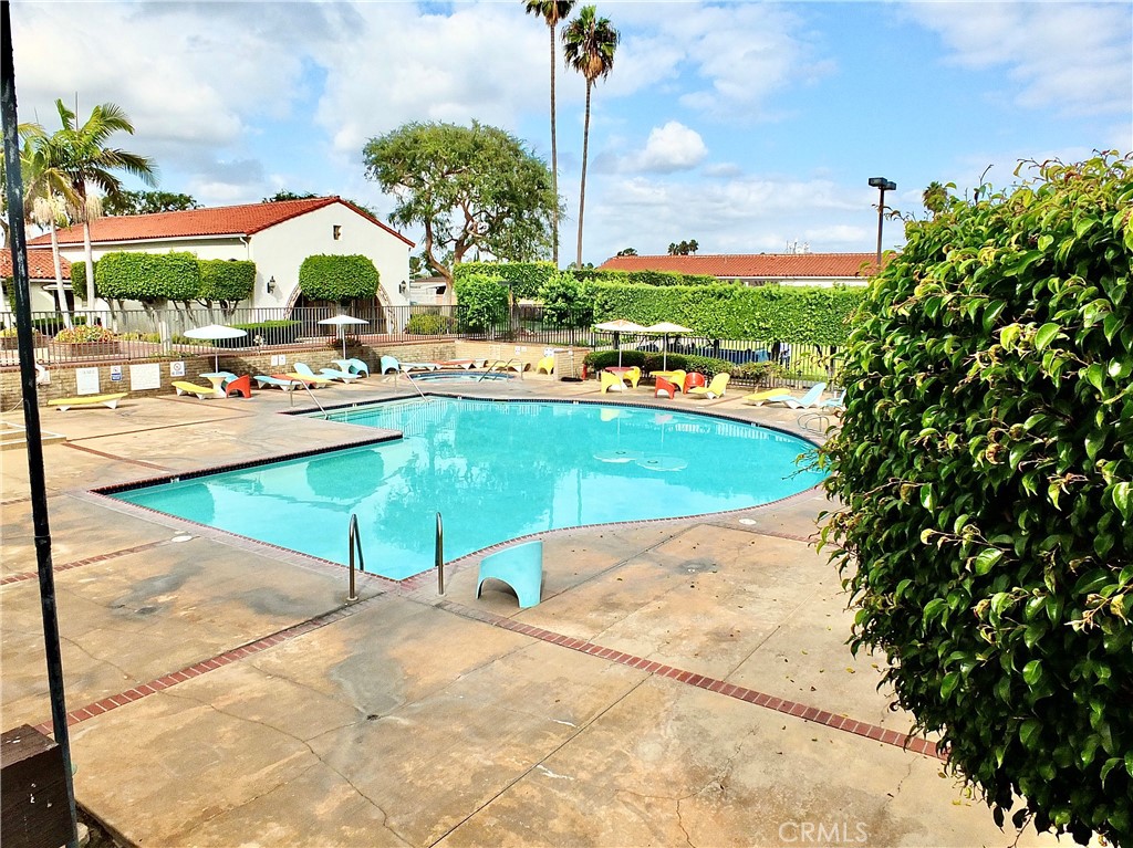 2601 East Victoria Street, Unit 439 Rancho Dominguez, CA 90220 - Photo 4 of 32 a view of outdoor space with garden