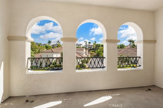 $1,325,000 | 68 Avenida Cristal, San Clemente, CA 92673