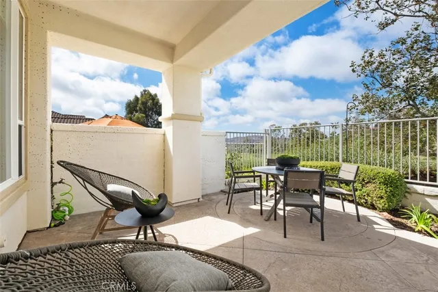 $1,375,000 | 68 Avenida Cristal, San Clemente, CA 92673