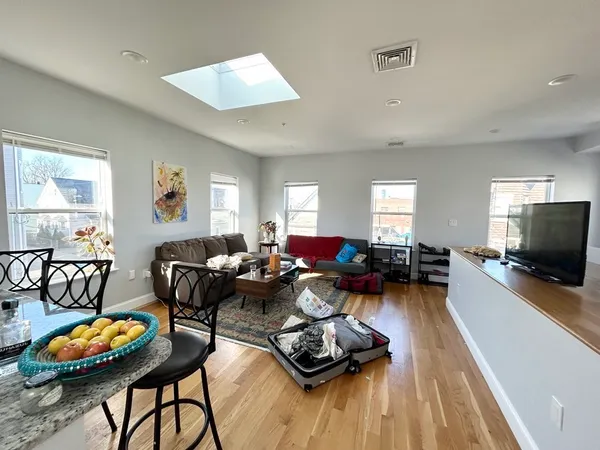 $3,700 | 65 Burrell Street, Unit 3, Boston, MA 02119