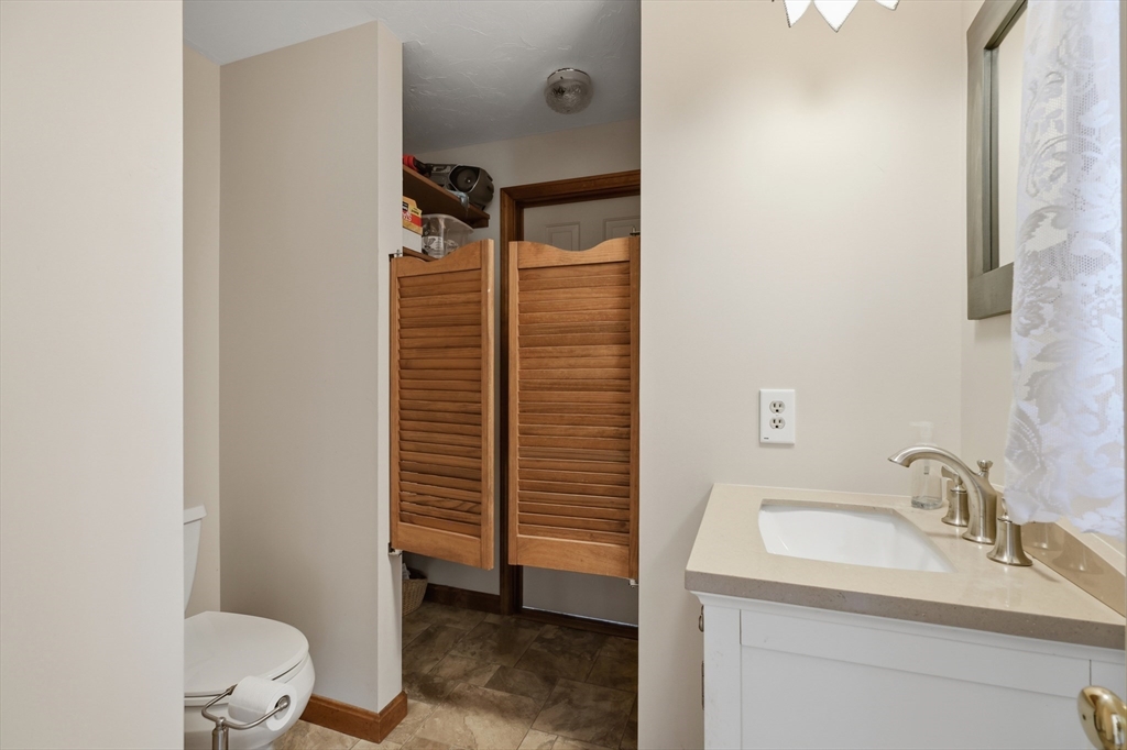 63 Jamestown Road Leominster, MA 01453 - Photo 14 of 42 Gallery Image 14