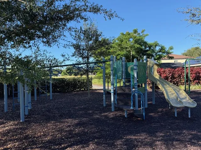 $550,000 | 168 Magneta Loop, Auburndale, FL 33823