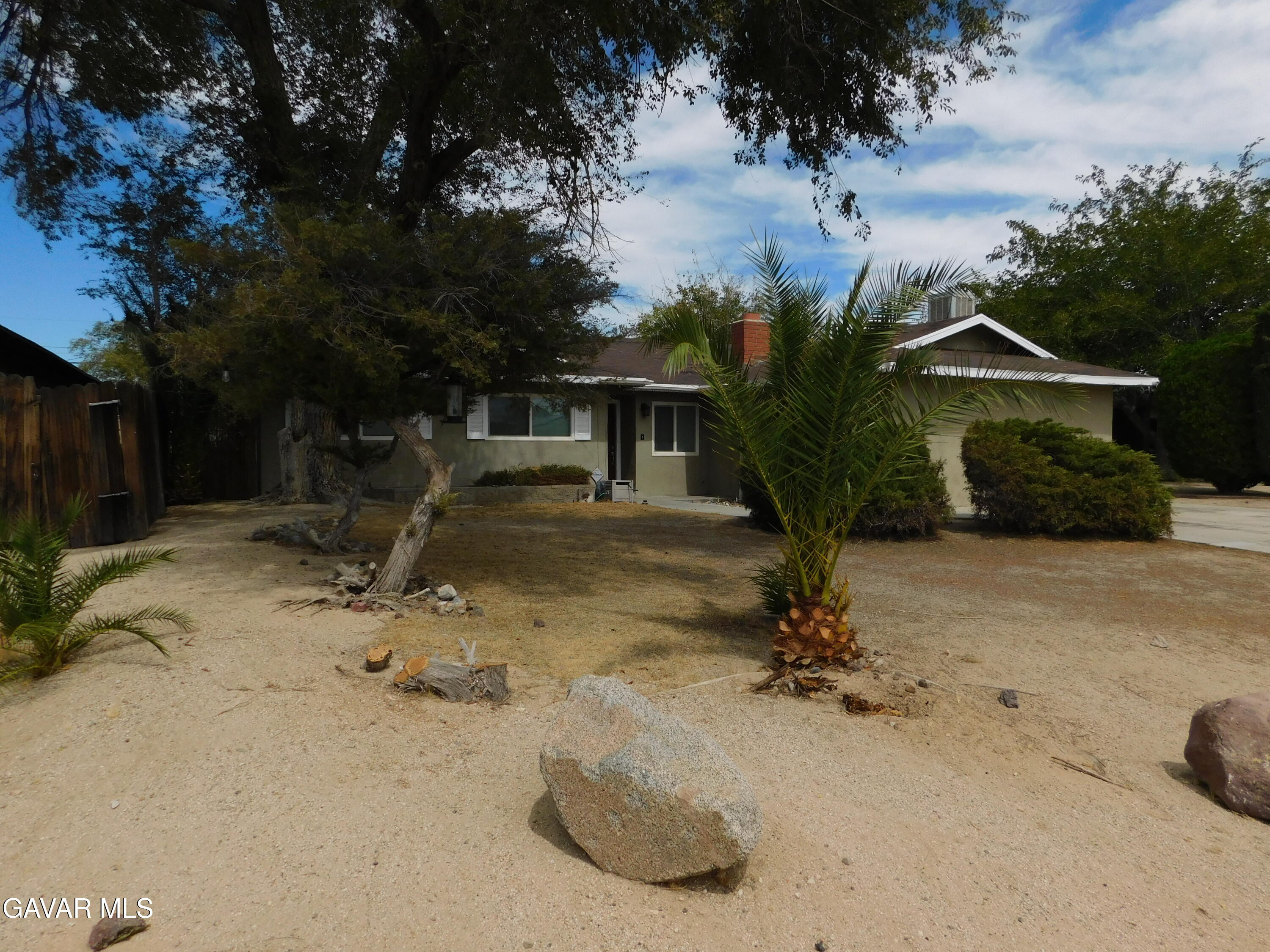 332 West Perdew Avenue Ridgecrest, CA 93555 - Photo 2 of 55 DSCN1173