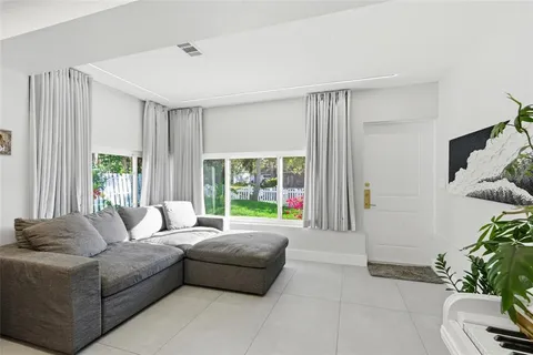 $494,999 | 2009 1st Avenue East, Bradenton, FL 34208