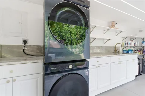 $494,999 | 2009 1st Avenue East, Bradenton, FL 34208