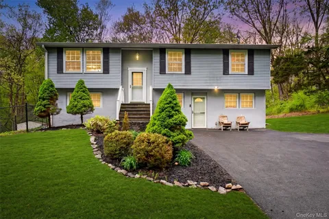 $499,900 | 79 Wendy Drive, Poughquag, NY 12570
