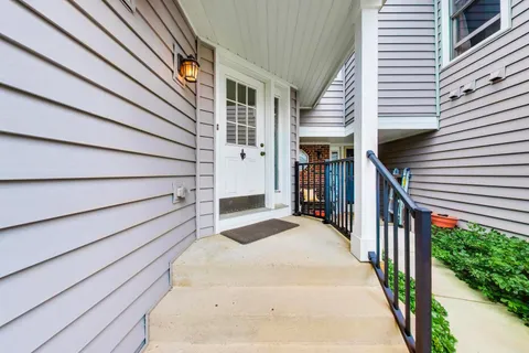 $324,900 | 1951 Stillwater Road, Arlington Heights, IL 60004