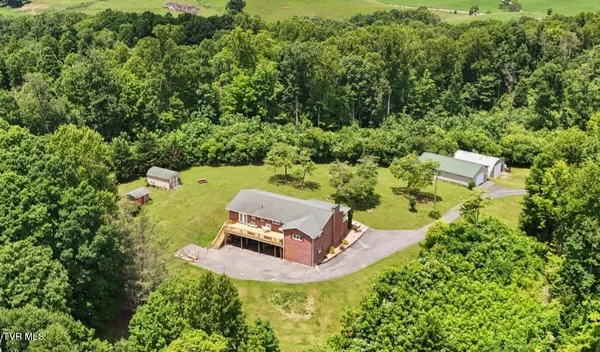 $685,000 | 456 Brentwood Private Drive, Blountville, TN 37617