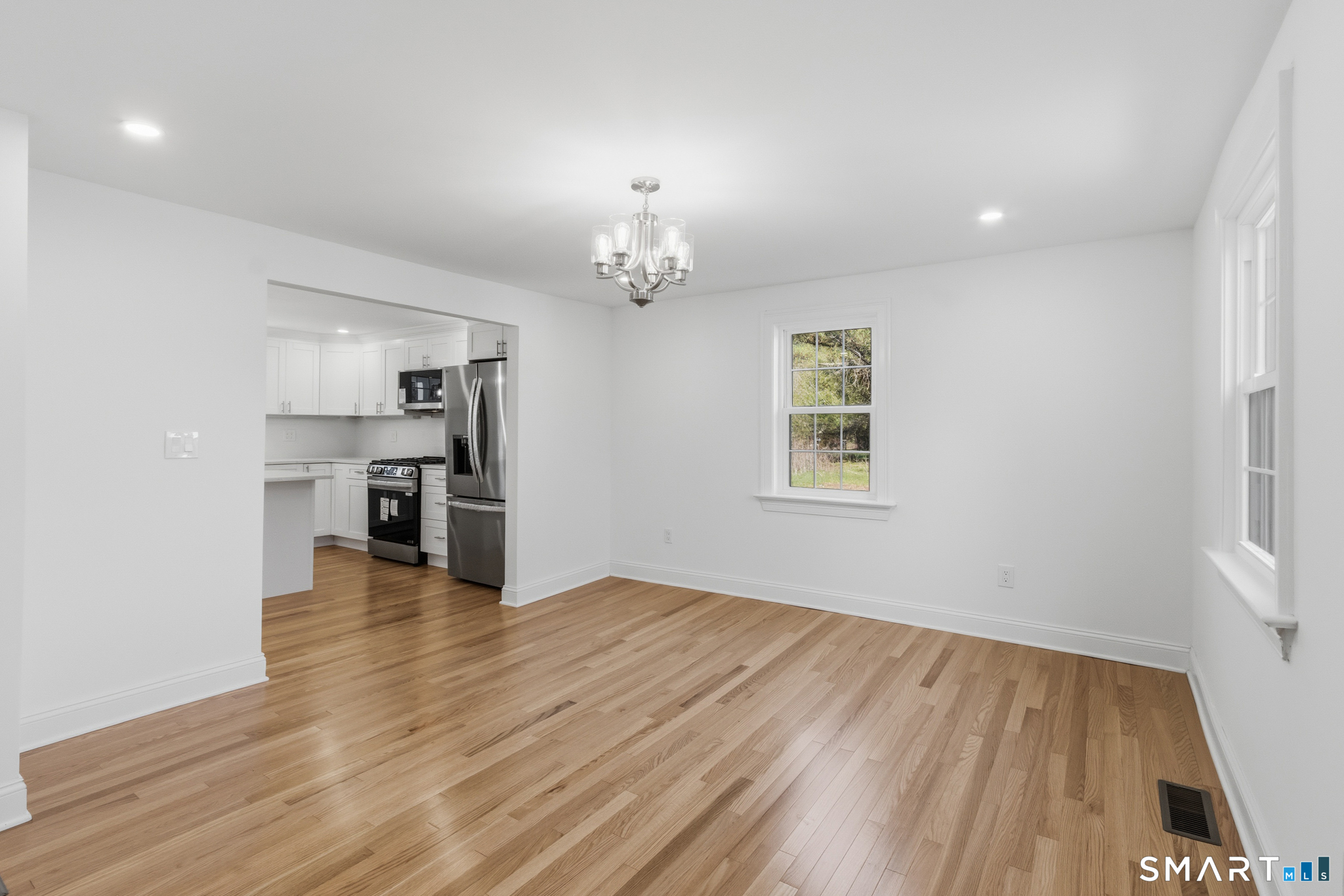 395 Cross Hill Road Monroe, CT 06468 - Photo 11 of 40