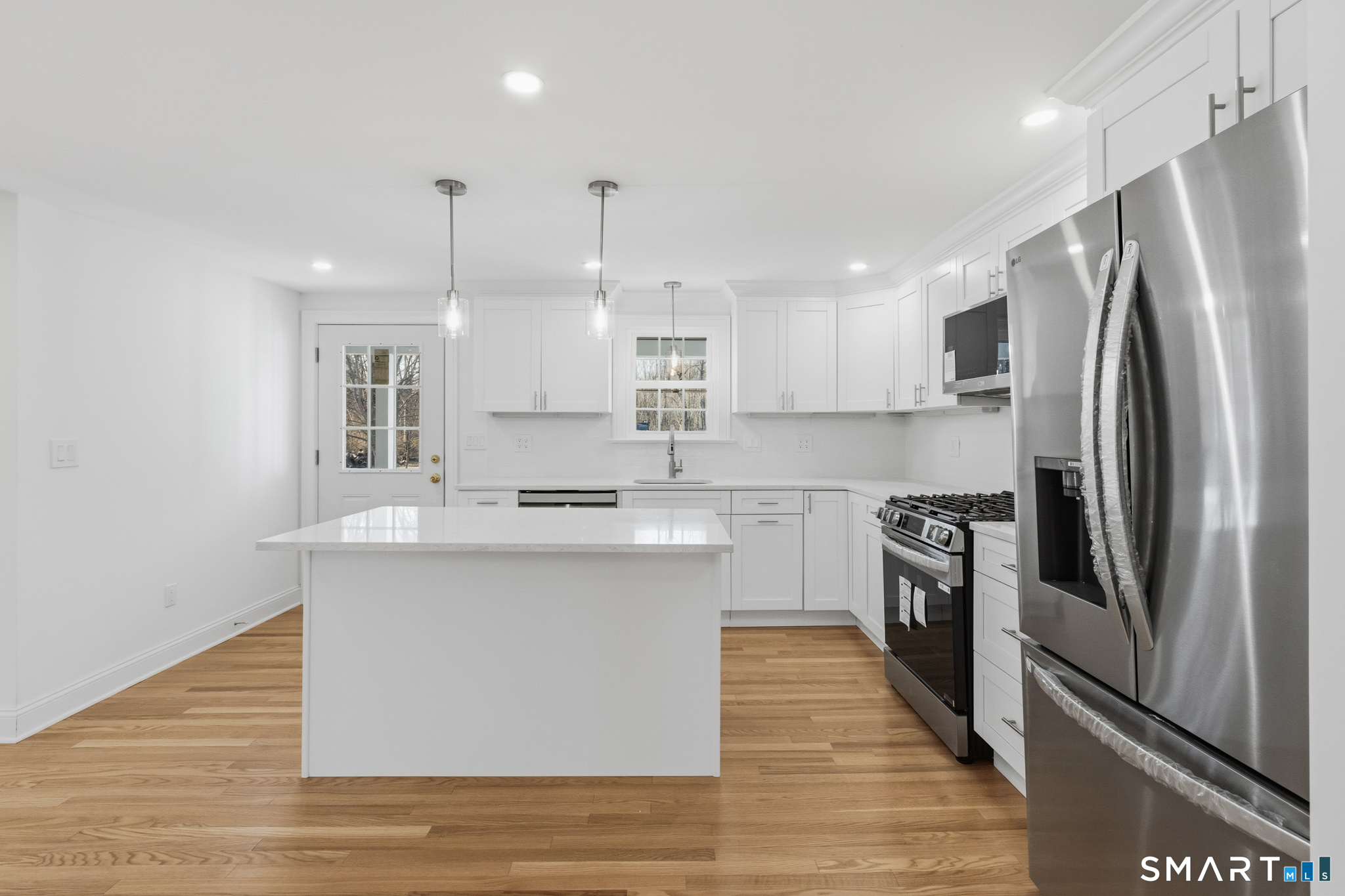 395 Cross Hill Road Monroe, CT 06468 - Photo 13 of 40