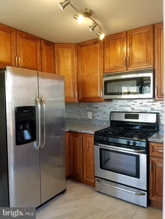 $2,700 | 14210 Autumn Circle, Centreville, VA 20121