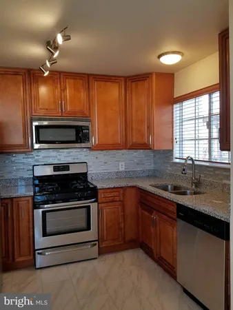 $2,700 | 14210 Autumn Circle, Centreville, VA 20121