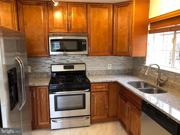 $2,700 | 14210 Autumn Circle, Centreville, VA 20121