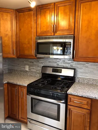 $2,700 | 14210 Autumn Circle, Centreville, VA 20121