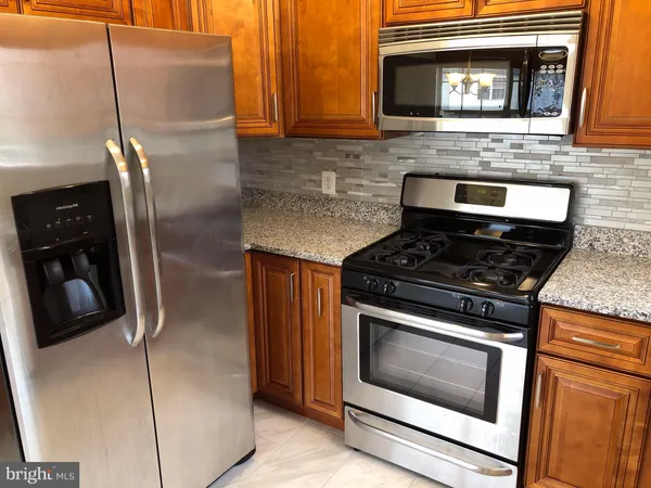 $2,700 | 14210 Autumn Circle, Centreville, VA 20121