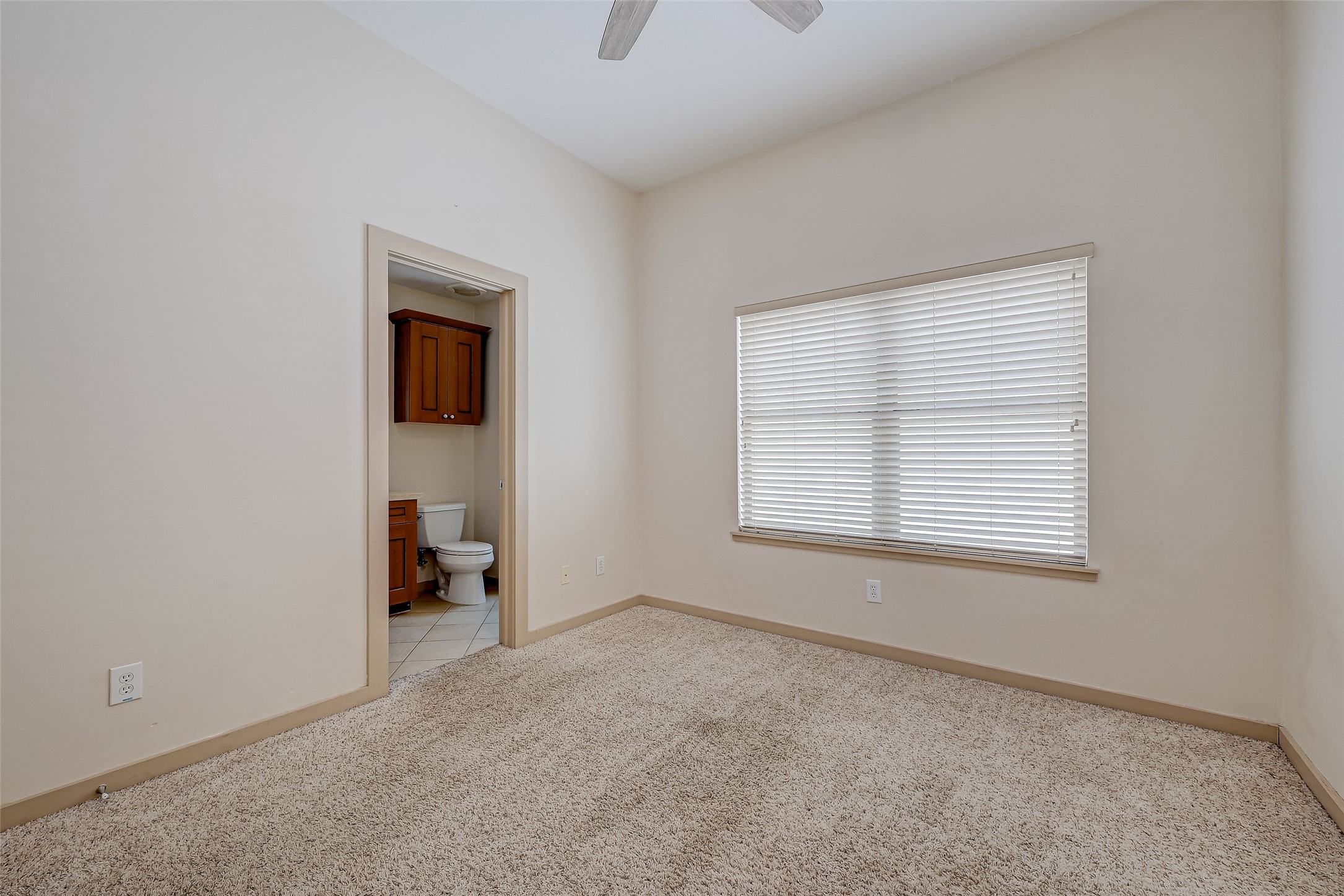 5315 Lillian Street Houston, TX 77007 - Photo 29 of 47 an empty room with a window