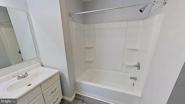 $1,675 | 490 Windsor Street, Unit B, Red Lion, PA 17356