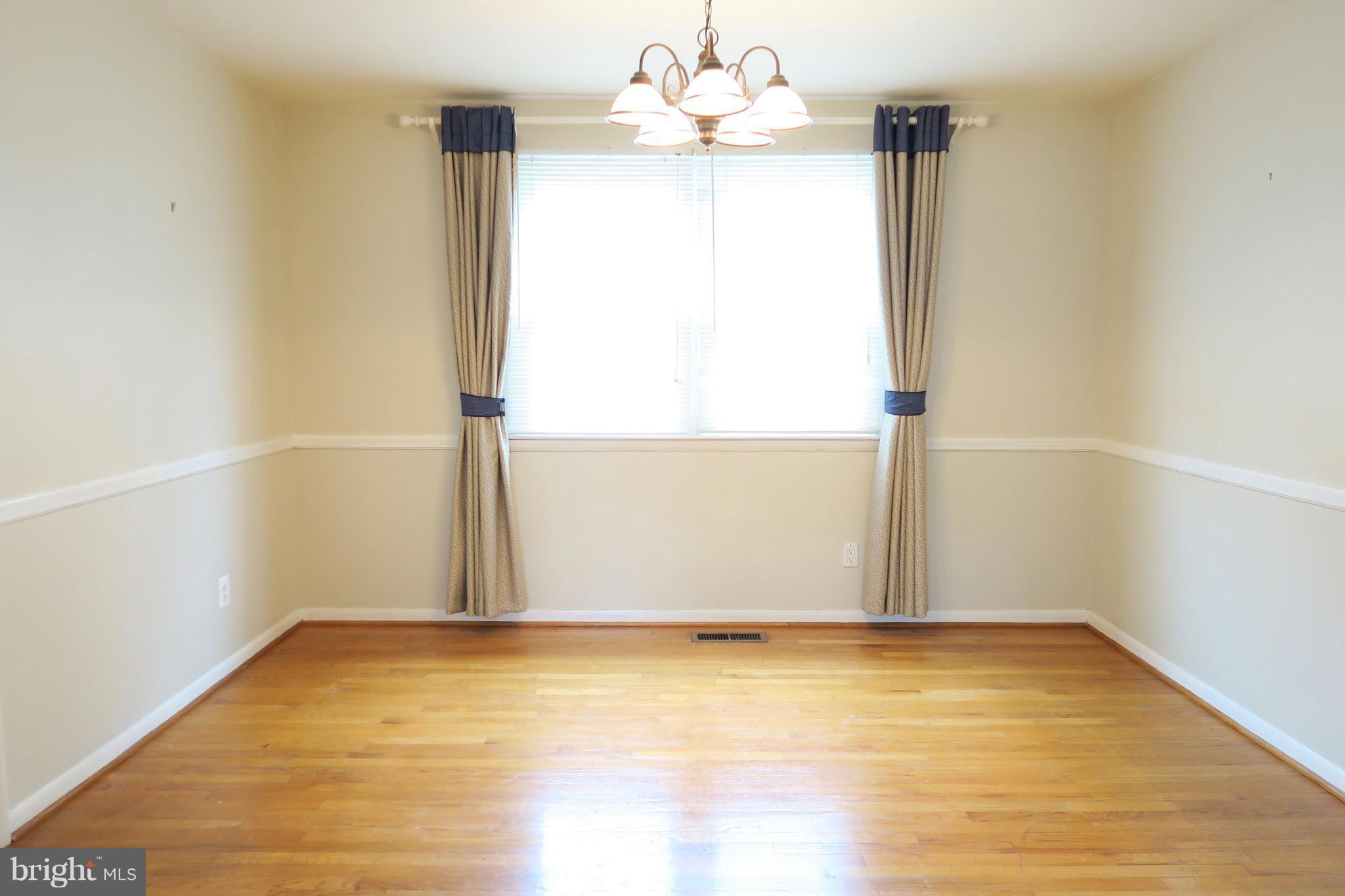 539 Dunkirk Road Baltimore, MD 21212 - Photo 4 of 24 Formal Dining Room