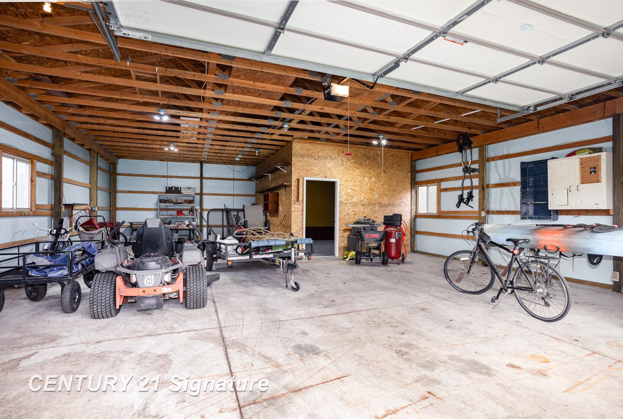 4031 Flajole Road Midland, MI 48642 - Photo 32 of 44 50174428-60c9b32e-7785-4dbf-b88c-140b6d6fd155.JPG