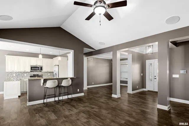 $409,000 | 526 North Hurff Drive, Elmwood, IL 61529