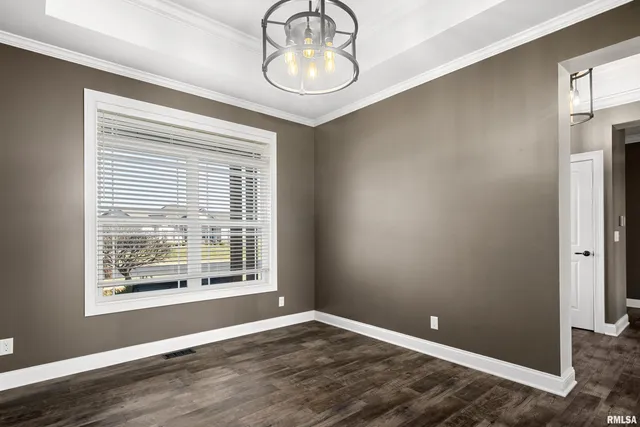 $409,000 | 526 North Hurff Drive, Elmwood, IL 61529