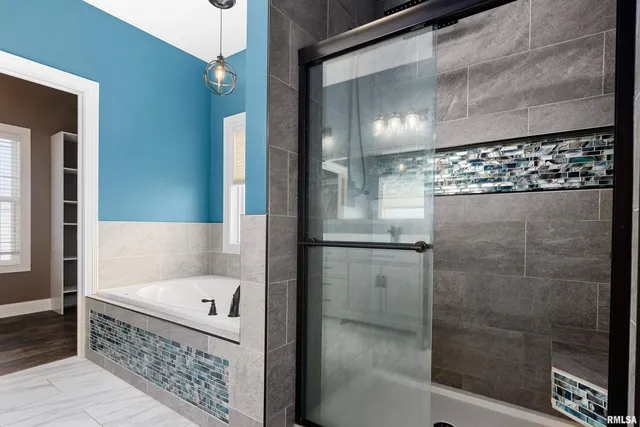 $409,000 | 526 North Hurff Drive, Elmwood, IL 61529