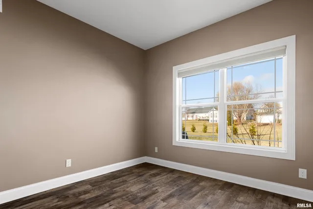 $409,000 | 526 North Hurff Drive, Elmwood, IL 61529