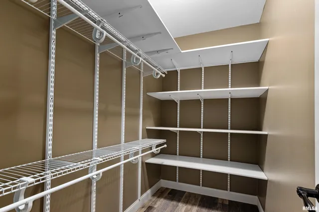 $409,000 | 526 North Hurff Drive, Elmwood, IL 61529