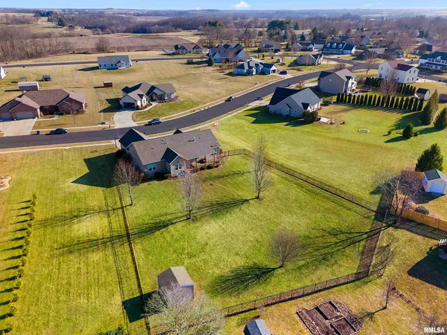 $409,000 | 526 North Hurff Drive, Elmwood, IL 61529