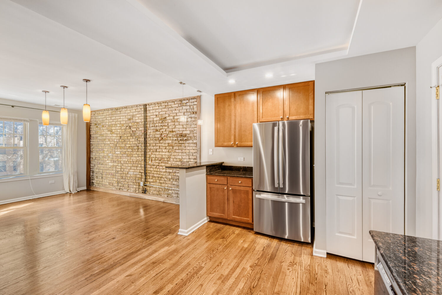 2033 West Fargo Avenue, Unit 2 Chicago, IL 60645 - Photo 12 of 33
