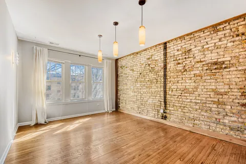 $259,900 | 2033 West Fargo Avenue, Unit 2, Chicago, IL 60645