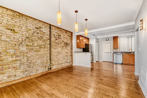 $259,900 | 2033 West Fargo Avenue, Unit 2, Chicago, IL 60645