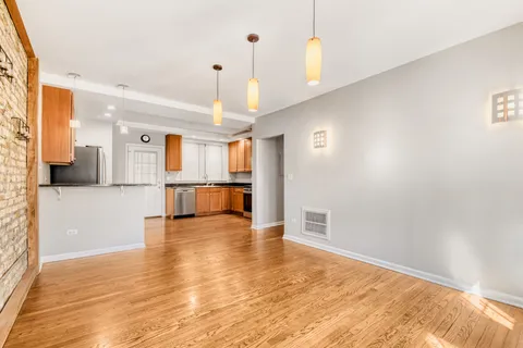 $259,900 | 2033 West Fargo Avenue, Unit 2, Chicago, IL 60645