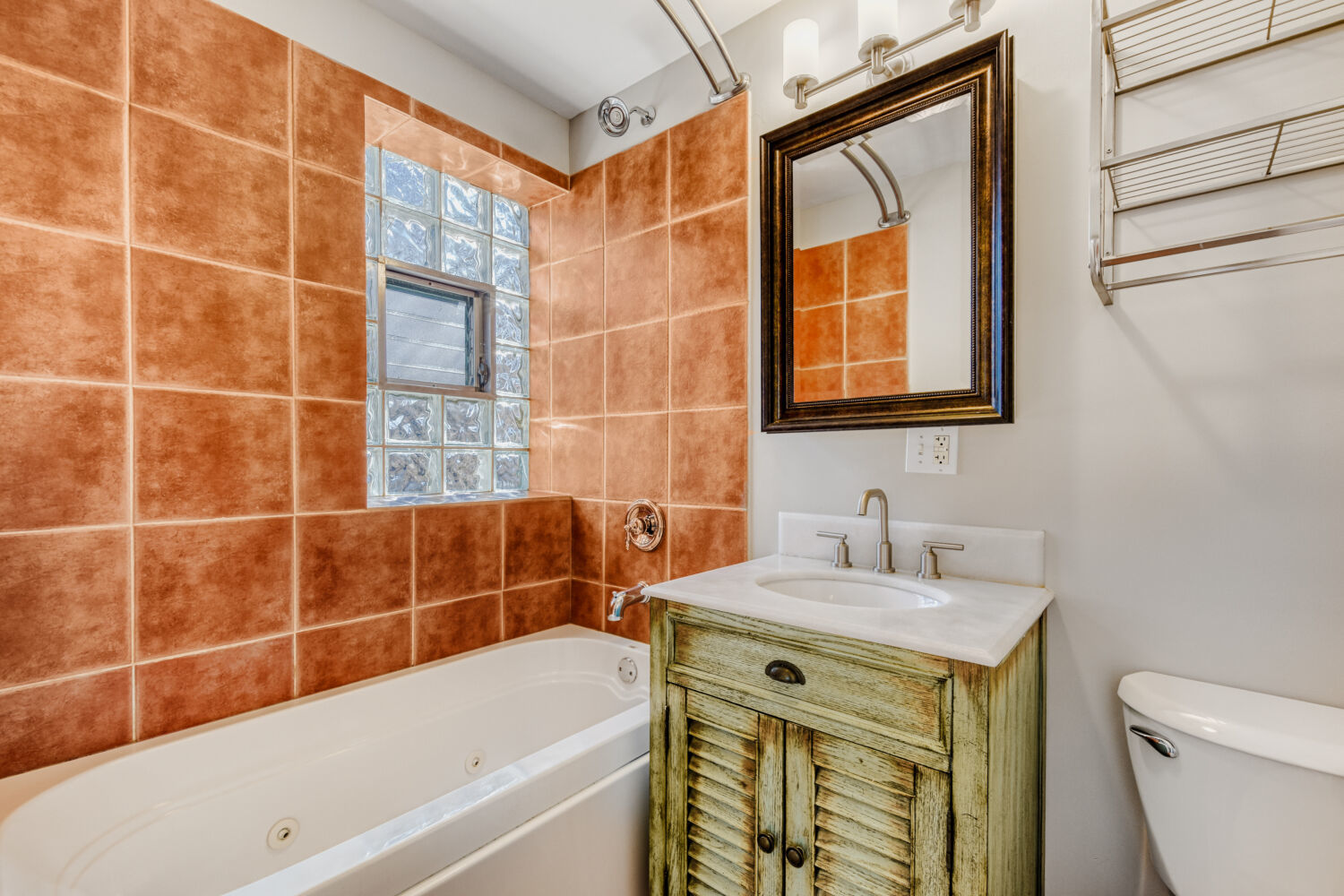 2033 West Fargo Avenue, Unit 2 Chicago, IL 60645 - Photo 24 of 33